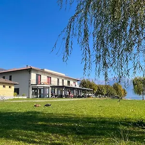 Lake Como Beach Hostel Domaso